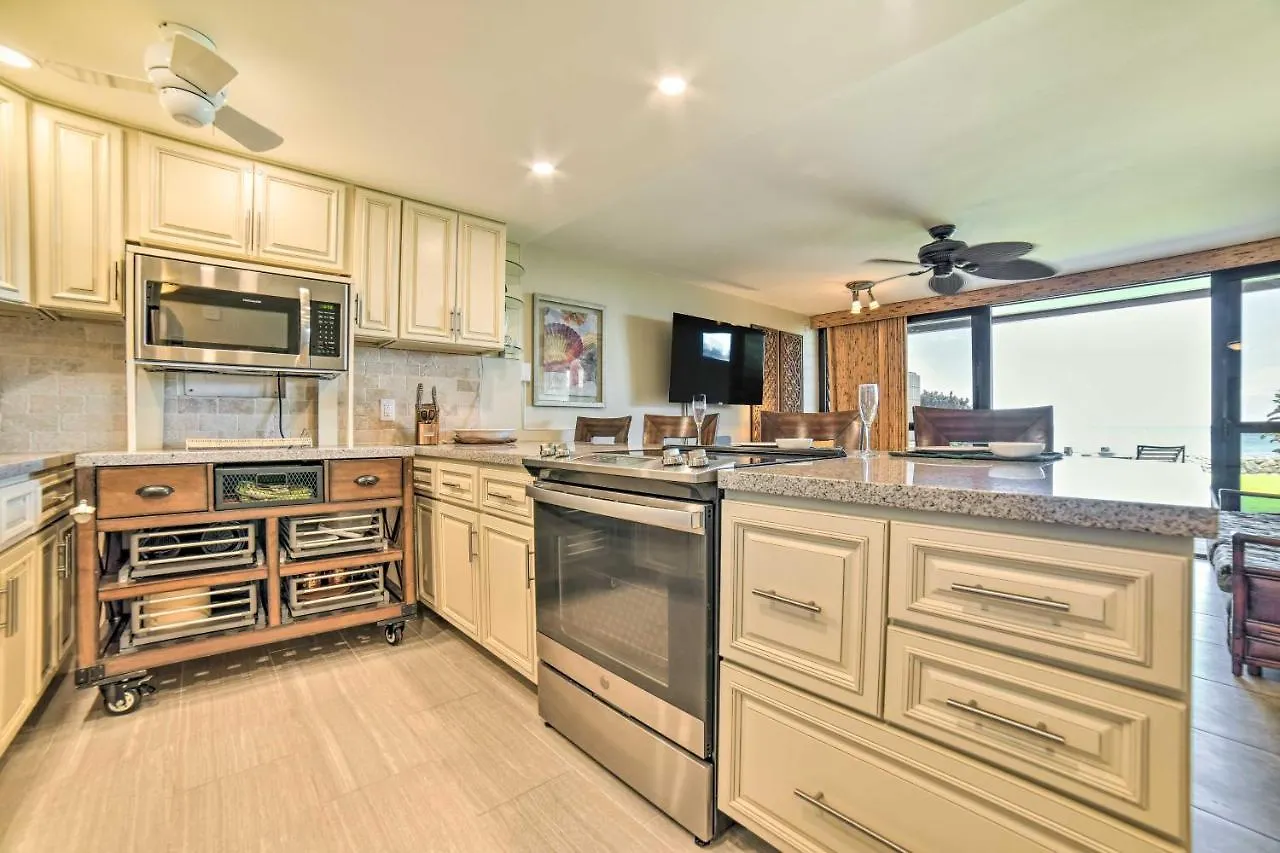 Beachfront Condo Sunset Views And Pool Access! Kahana Apartment