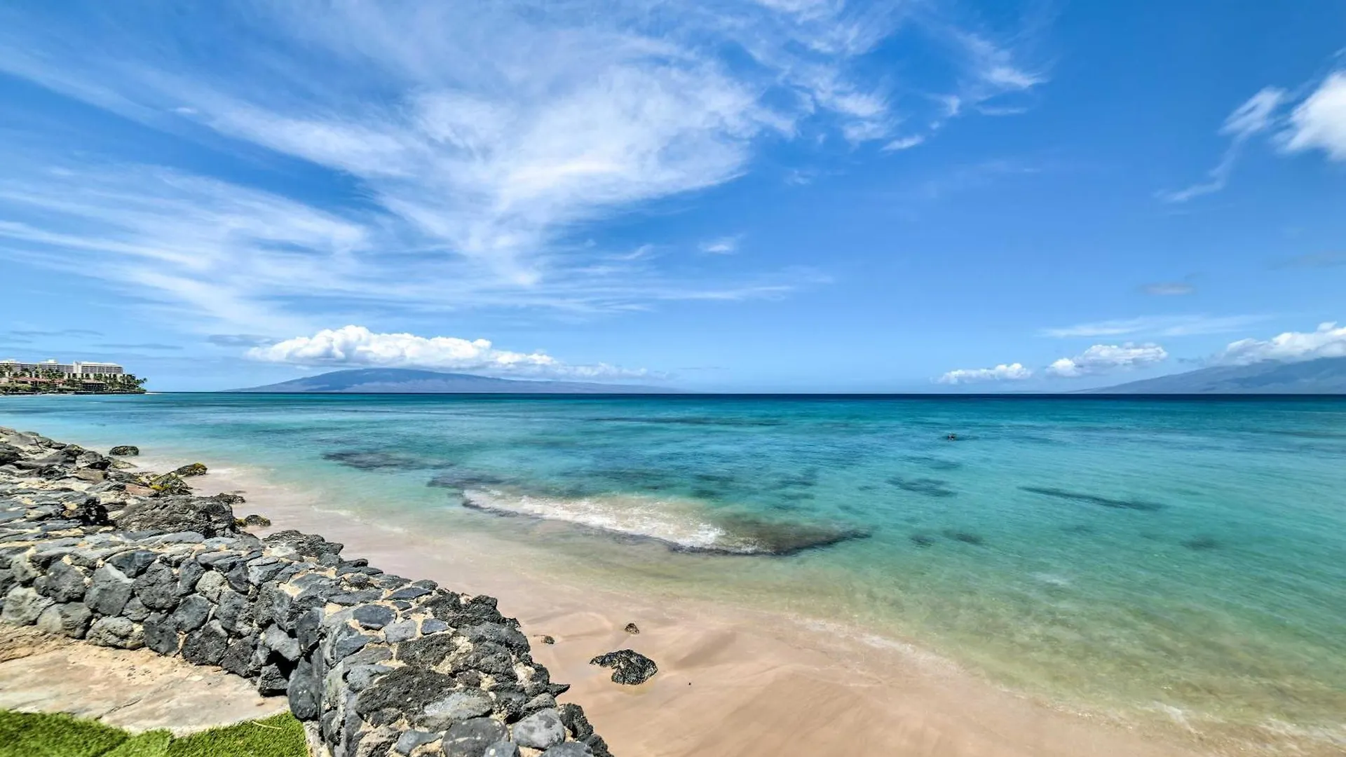 Apartment Beachfront Condo Sunset Views And Pool Access! Kahana